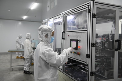 國內(nèi)領(lǐng)先納米固態(tài)鈉離子電池在重慶潼南中試下線